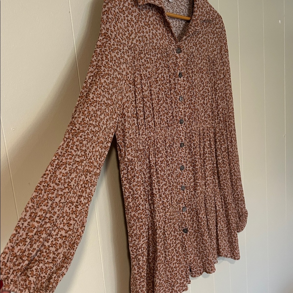 Olivaceous Brown Floral Button-Down Blouse Medium - Picture 5 of 8